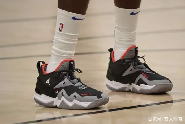 詹姆斯23+14天津力克北京 利夫18+8难挡3连败